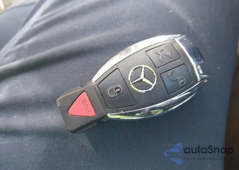 2012 Mercedes-Benz C 250 Luxury/Sport z USA, uszkodzony, nr VIN WDDGF4HB9CA601941